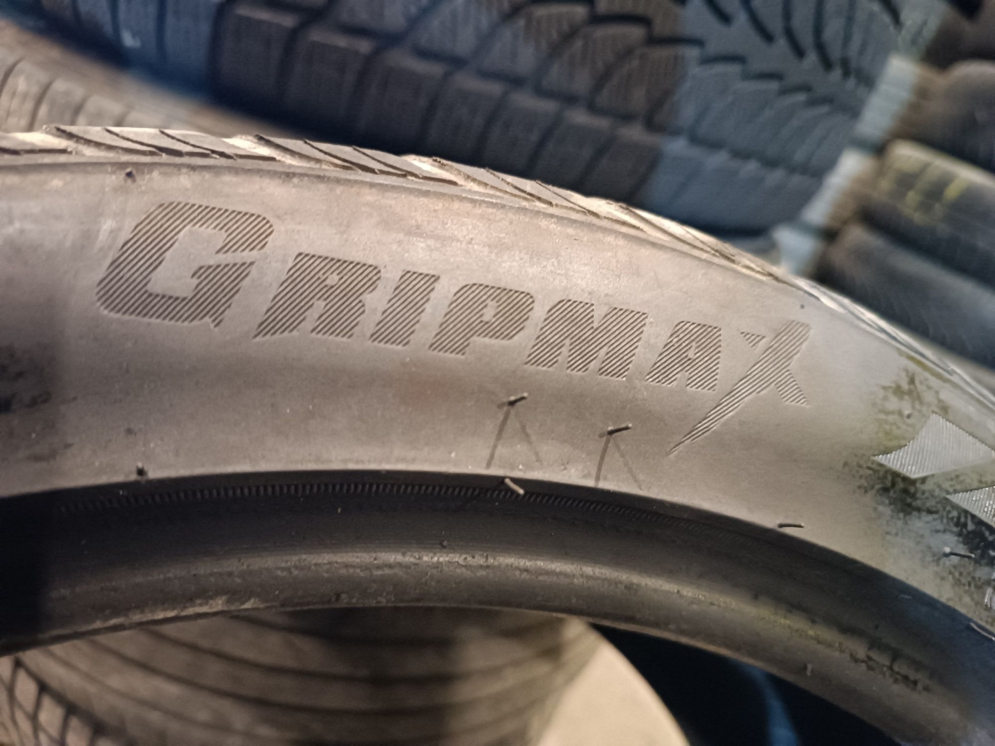 245/40/19 Gripmax Дот 3321