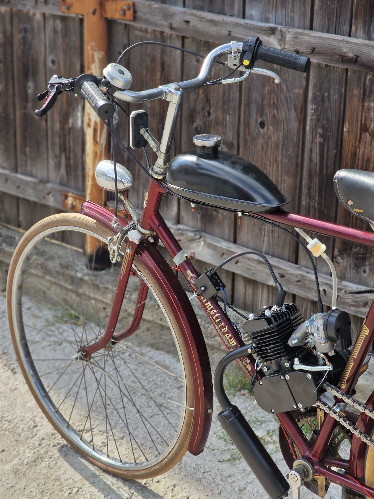 Bicicletă cu motor în 2Timpi pe benzină !