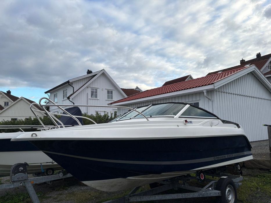 Barca Semicabinata Uttern D55 exclusive + motor+Peridoc