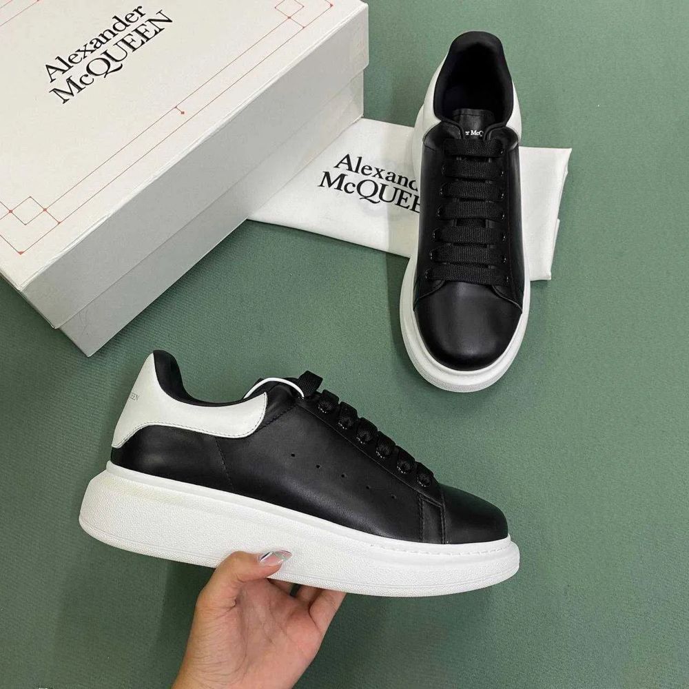 Adidasi Alexander Mcqueen black white