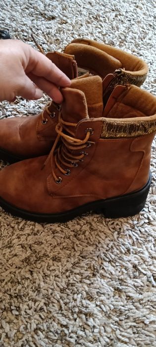 Ghete de damă măr.38