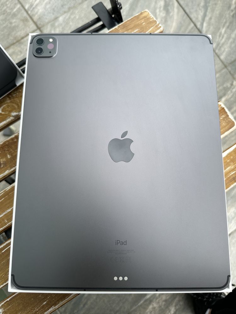 Apple iPad Pro 12,9 5th gen  / 256 GB / Cellular / М1