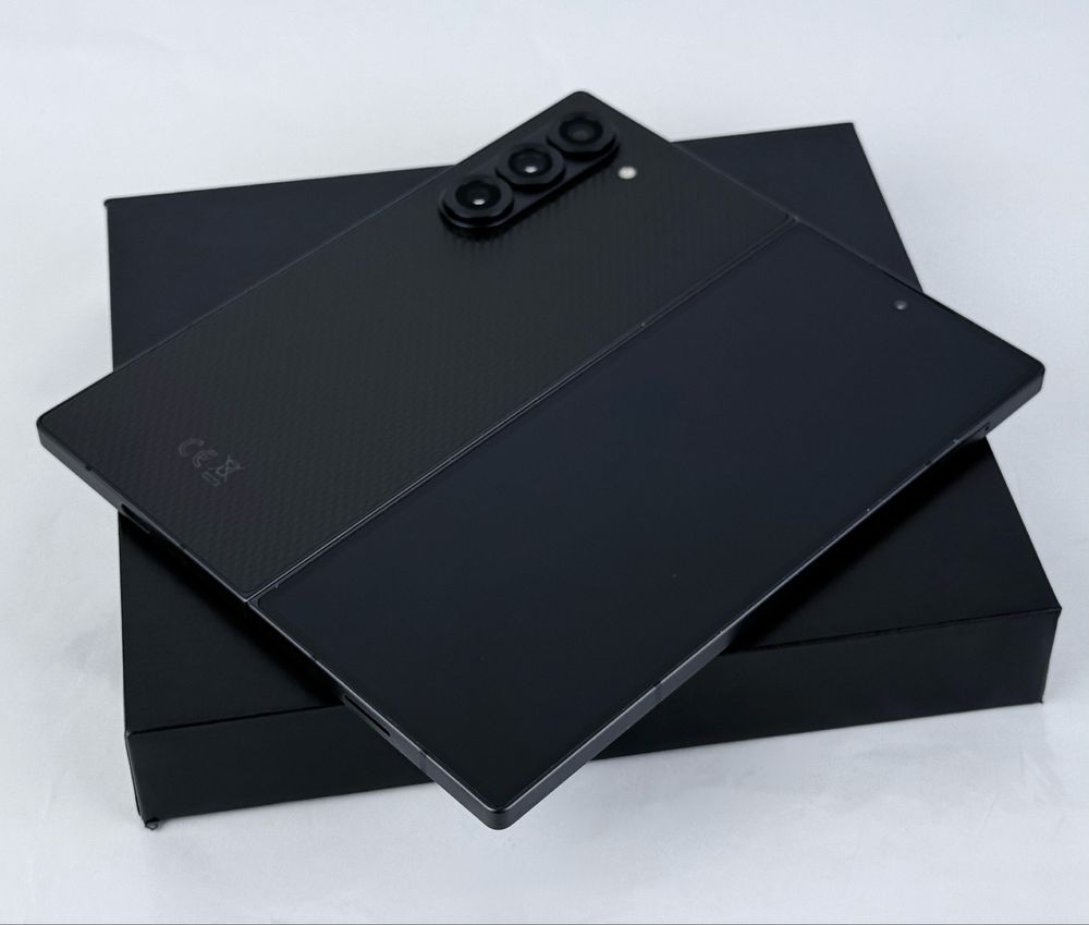Samsung Galaxy Z Fold 6 512GB 12RAM Crafted Black Перфектен! Гаранция!
