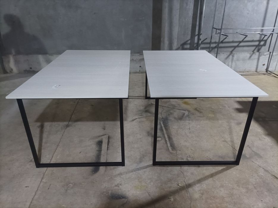 Продам срочно 2 стола ,можно по отдельности