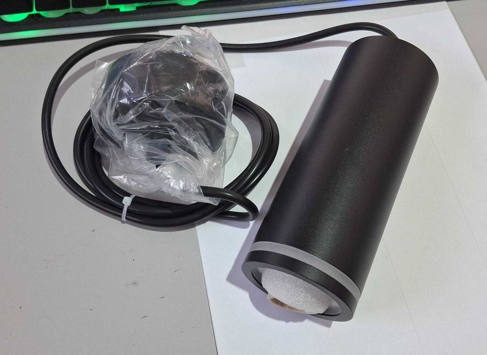 Lampa suspendata, metal, negru