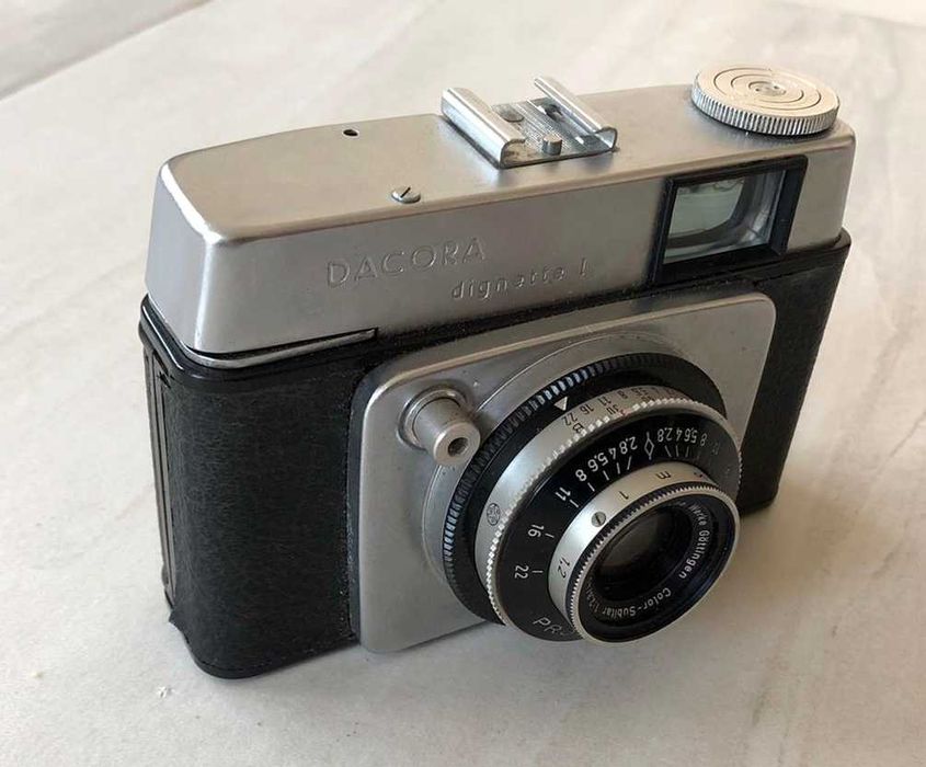 Aparat foto Dacora Dignette I - film 35 mm anii 60 - germania - colect