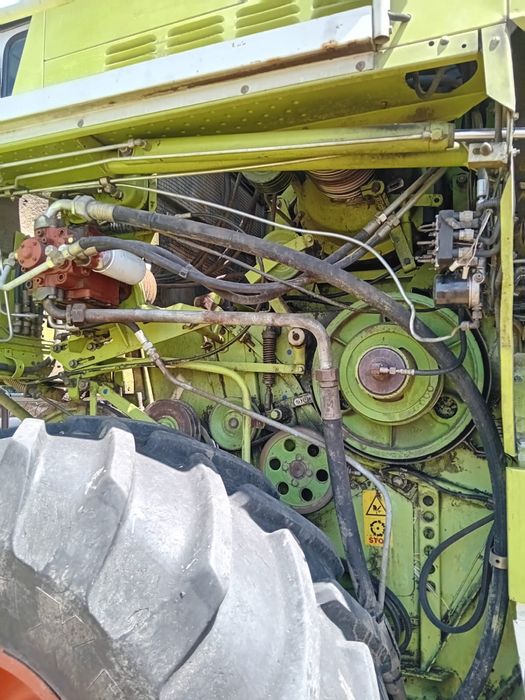 Combină Claas Mega 218 Dominator