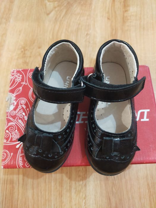 Нарядные туфельки для малышки