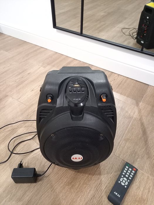 Boxa Akai cu bluetooth, cu telecomanda