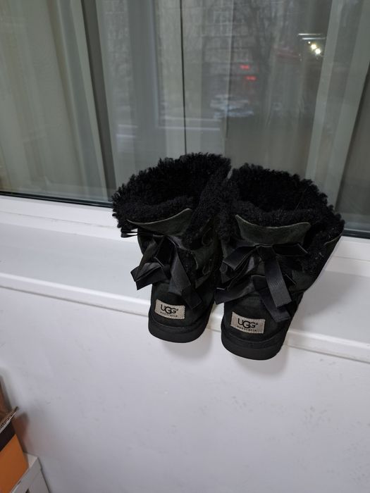 Vând cisme UGG originale nr 36