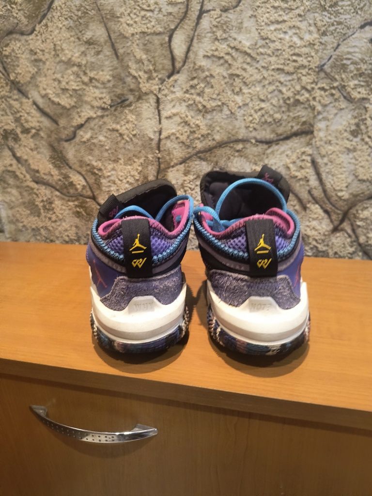 Air jordan нови обувки
