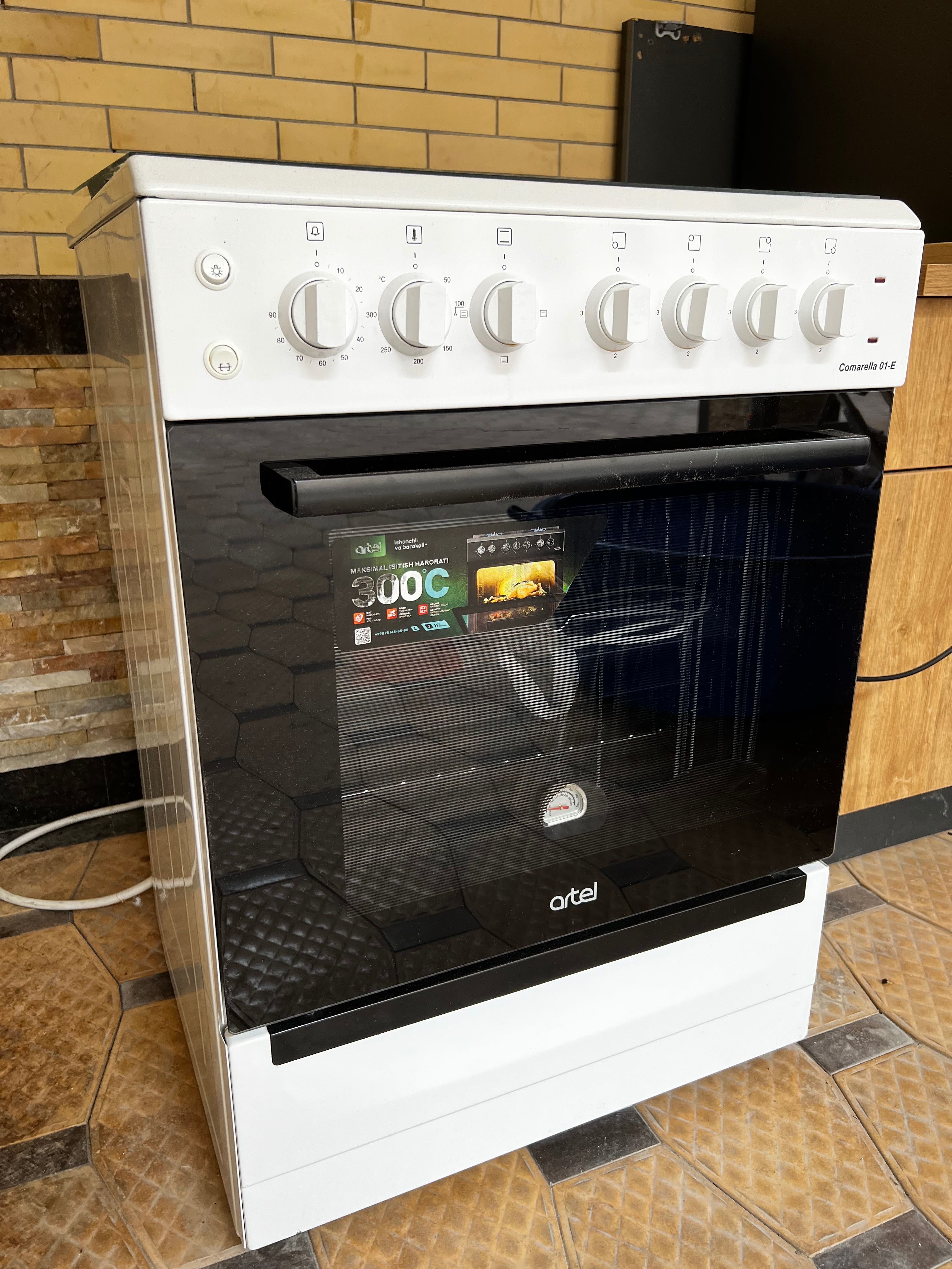 Продаётся электрическая плита Artel Comarella 01-E