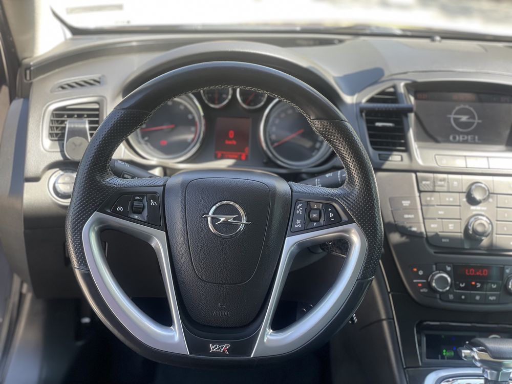 Opel Insignia 2.8T