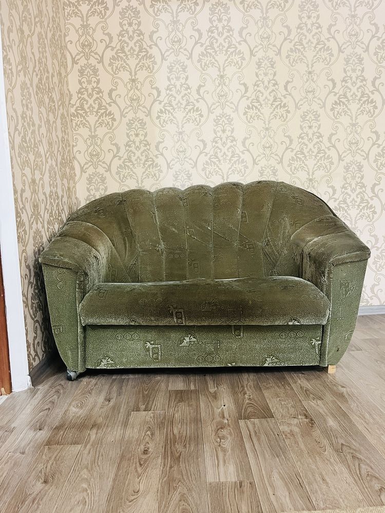 Продается диван.