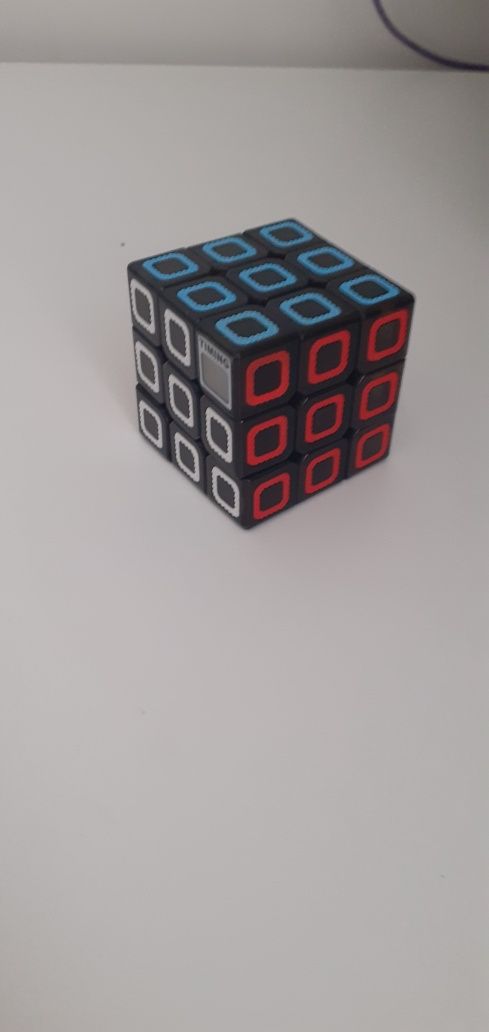 Продаю не дорого Кубик Рубик с таймером