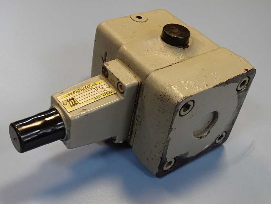Хидравлична помпа WADOWICE PV6V3-30/24R8MC25A1 Hydraulic pump