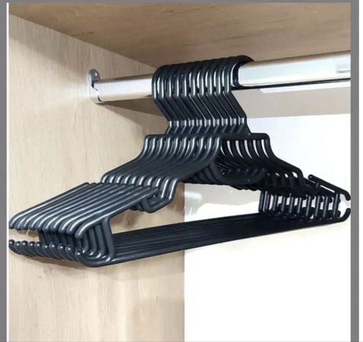 Набор вешалок 10 штук новые