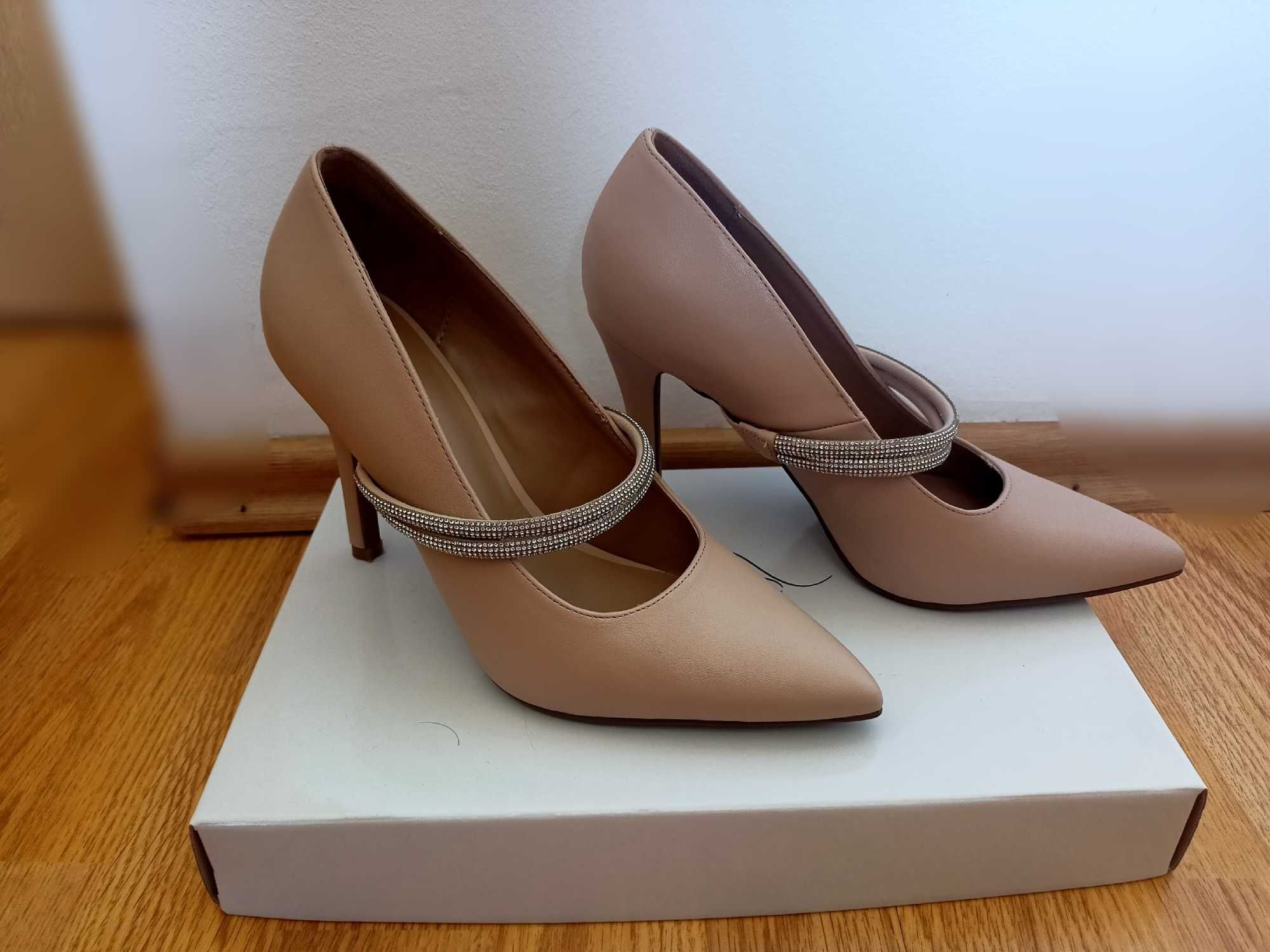 Pantofi cu toc nude Catwalk