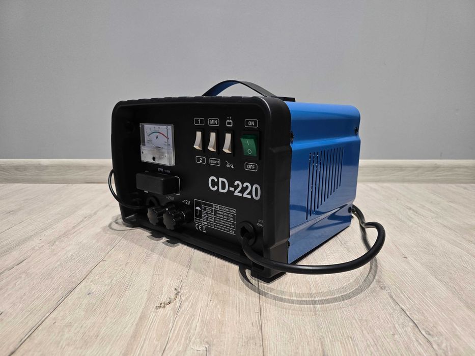 Зарядно и стартерно устройство TACH CD-220