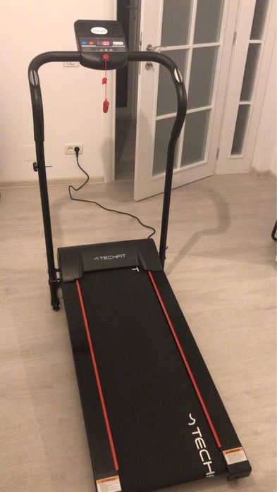 Banda de alergat Techfit, pliabila, 10km/h, 110 kg