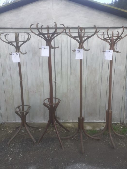 Дървени закачалки