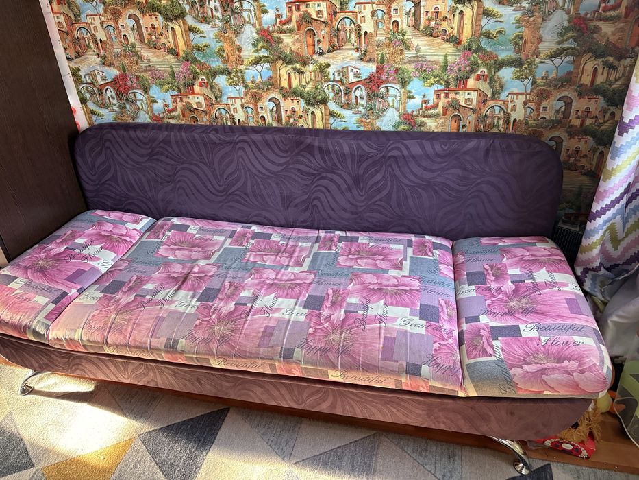 Продам тахту! 2 метра длина и 1,40 метров ширина ( в разобраном виде )