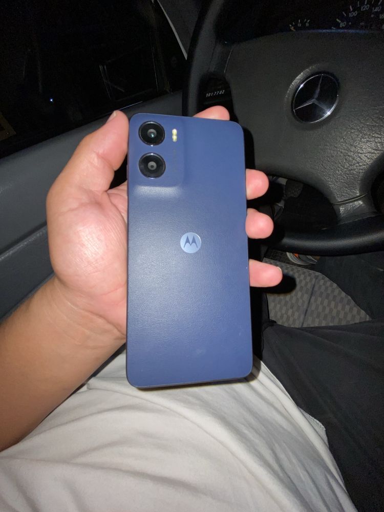 Смартфон Moto  E15