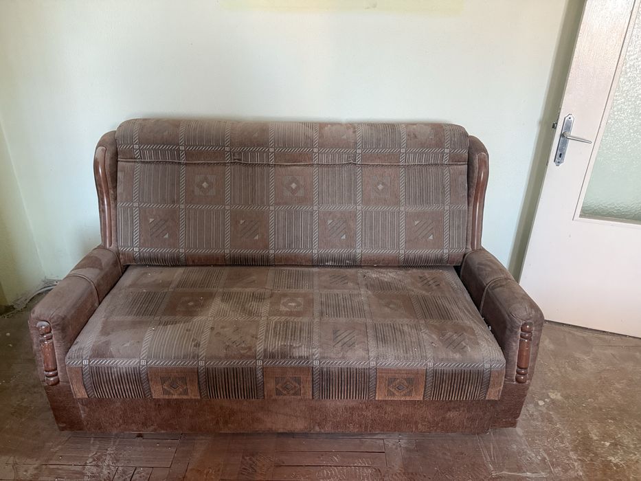 Canapea+ fotolii + dulapuri