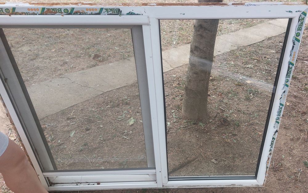 Geam Termopan usa balcon cu sita