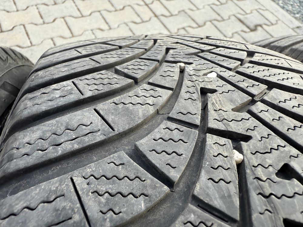 4бр. Зимни Гуми 205/55R/16 -GOOD YEAR- DOT:3816- 5,2мм. + 4,4мм.
