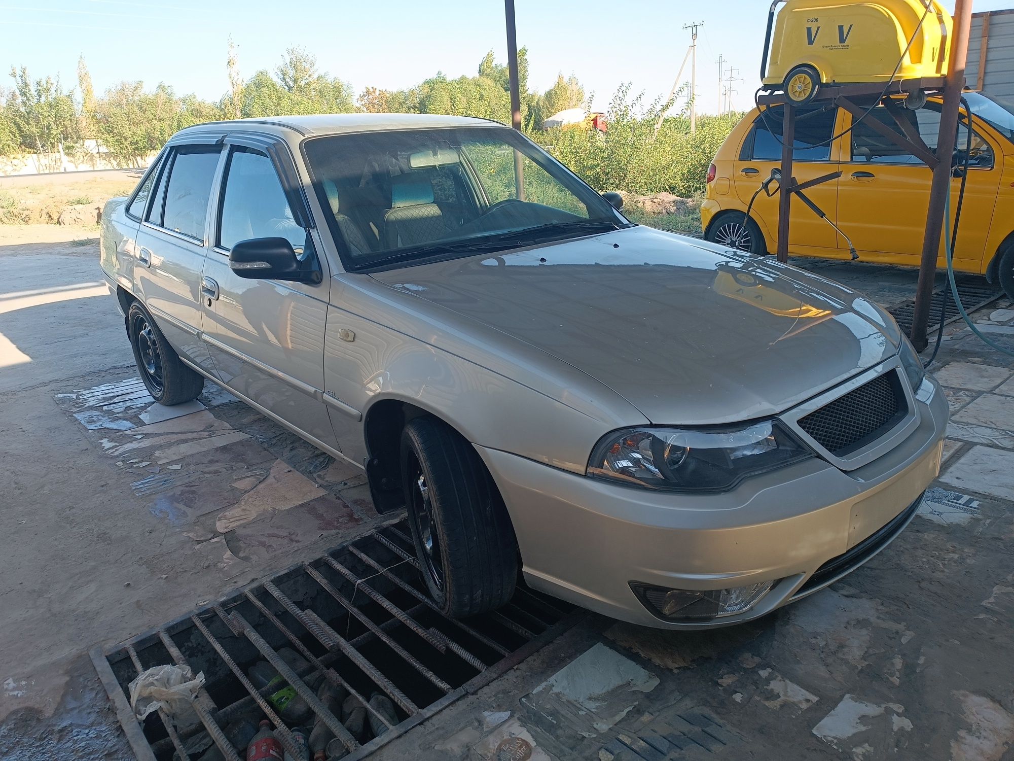Нехиа 2  2009Нехиа 2  2009
1.6 донс матор хадавой гап юк дори хайдидов