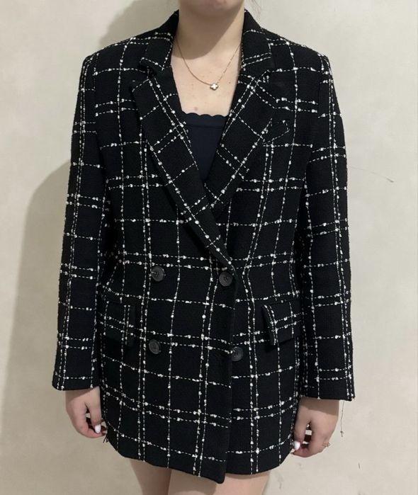 Черный твидовый пиджак. Размер “L”