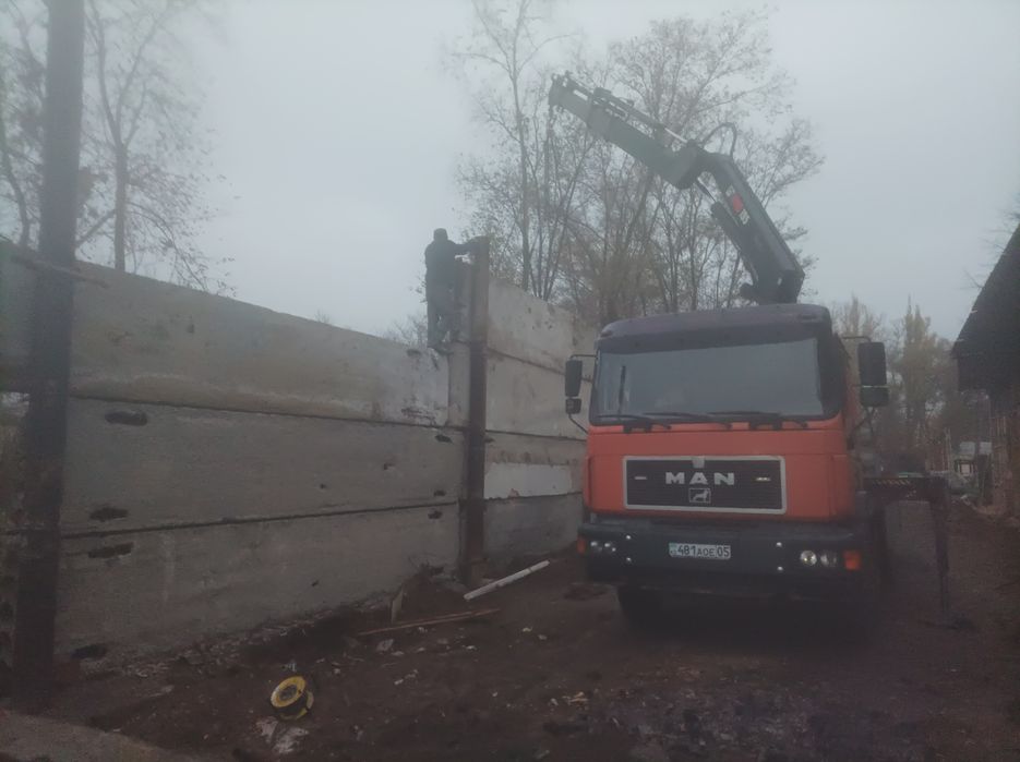 Манипулятор контейнер 20 кирпич кольцо плиты блоки газон