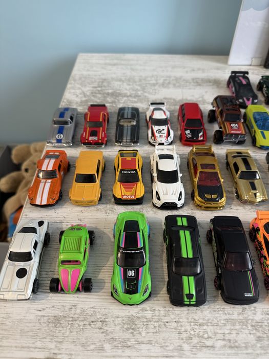 HOT WHEELS - колички