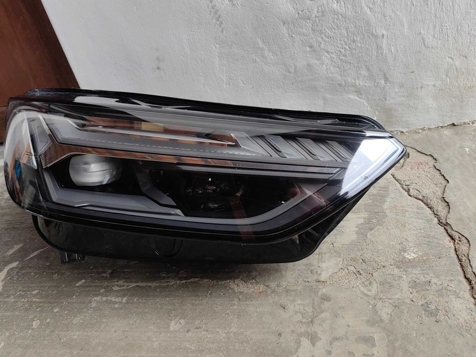 Фар Audi Q5 Matrix LED десен / Фар Ауди Кю5 LED Оригинален