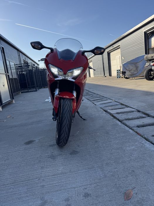 Funmoto Honda VFR 800F v tec nu (Yamaha Kawasaki Ktm)