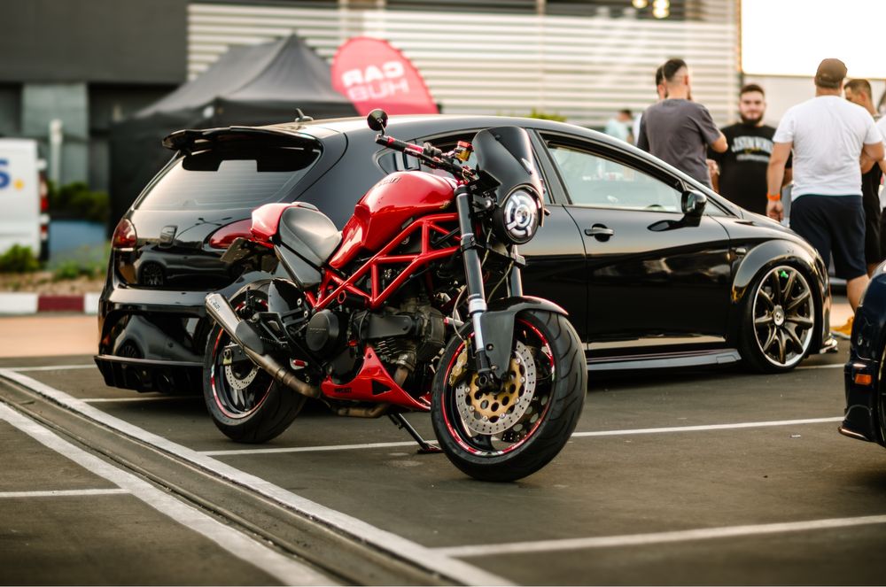 Ducati Monster 695 custom