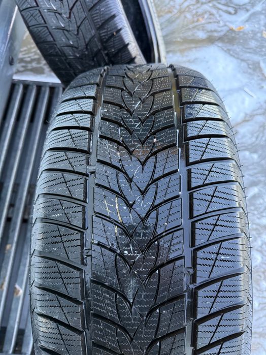 Anvelope de IARNĂ PE 20”