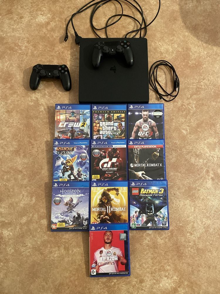 Playstation 4-2джойстика-10 игр