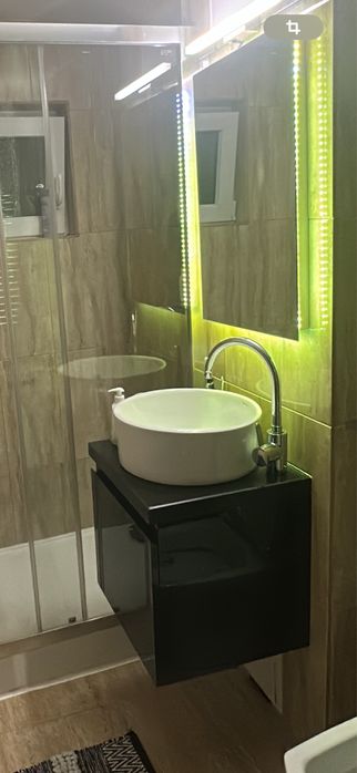 Corp chiuveta cu lavoar si baterie