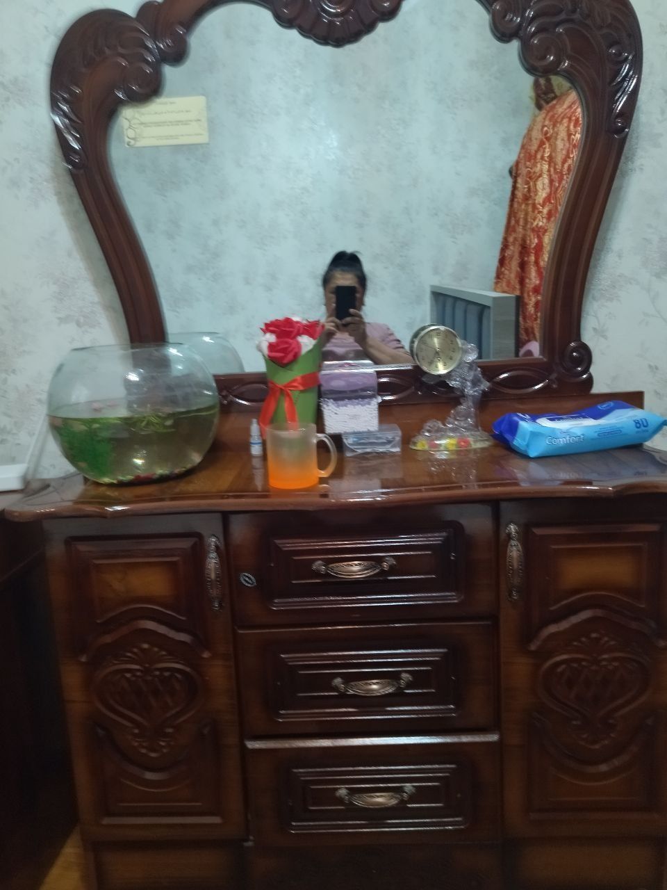 Spalni , tosh oyna