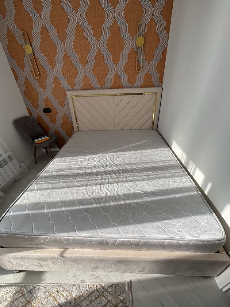 Продаётся двухспальная кровать