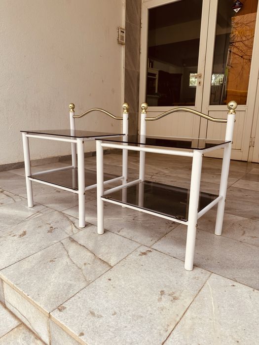 Две елегантни помощни масички / нощни шкафчета от 90-те