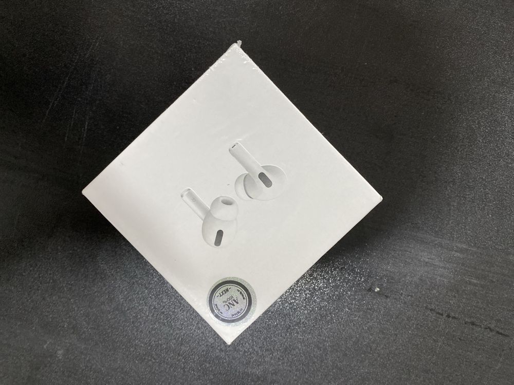 Наушники и AirPods