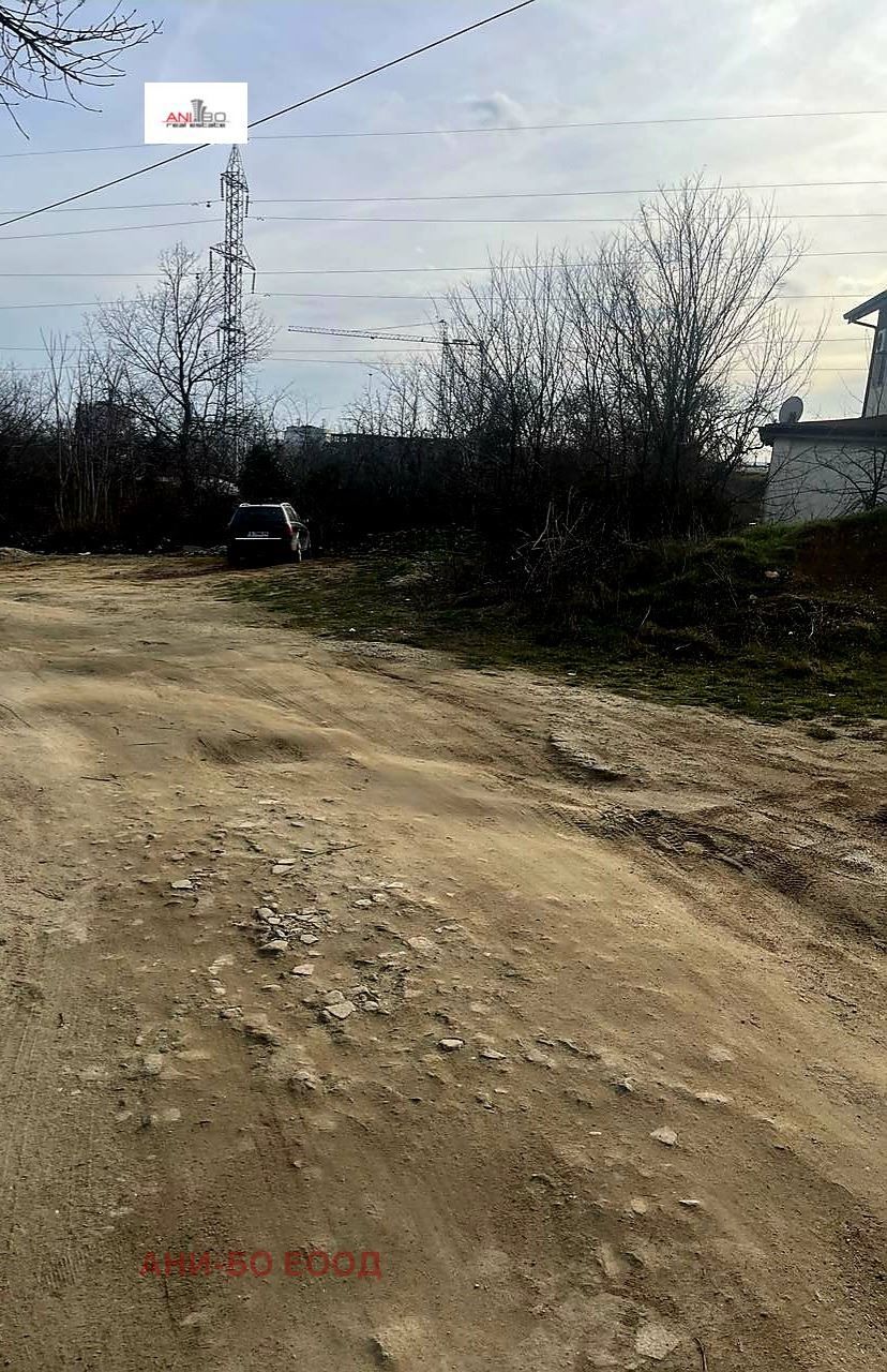 Парцел в Варна-Изгрев площ 1960 цена 196000