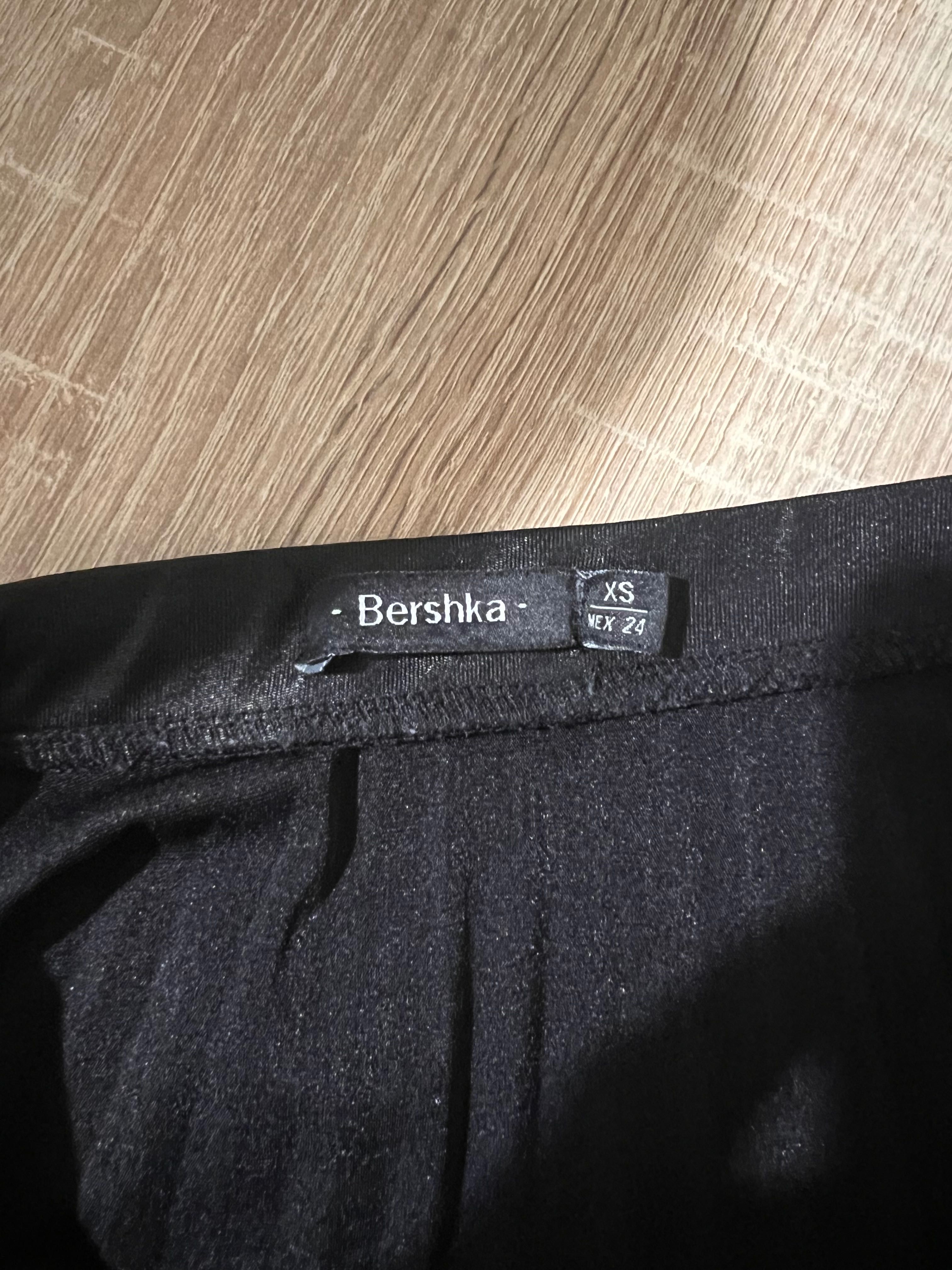 Дълга плисирана пола