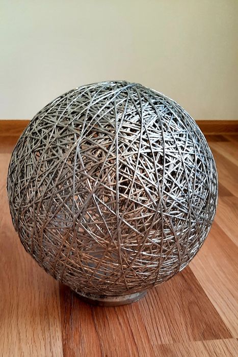 Veioza glob împletită, cu baterii