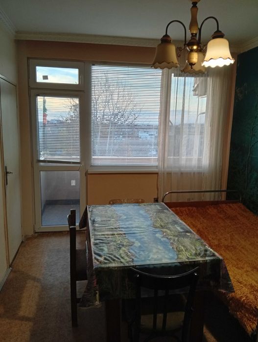 Давам под наем апартамент две стаи +бокс, обзаведен в добро състояние