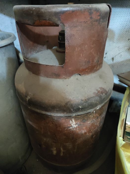 Продам газ балон