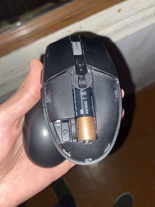 G   g305 logitech  bez provadnoy mishka . Holati ideal mishka ………………..